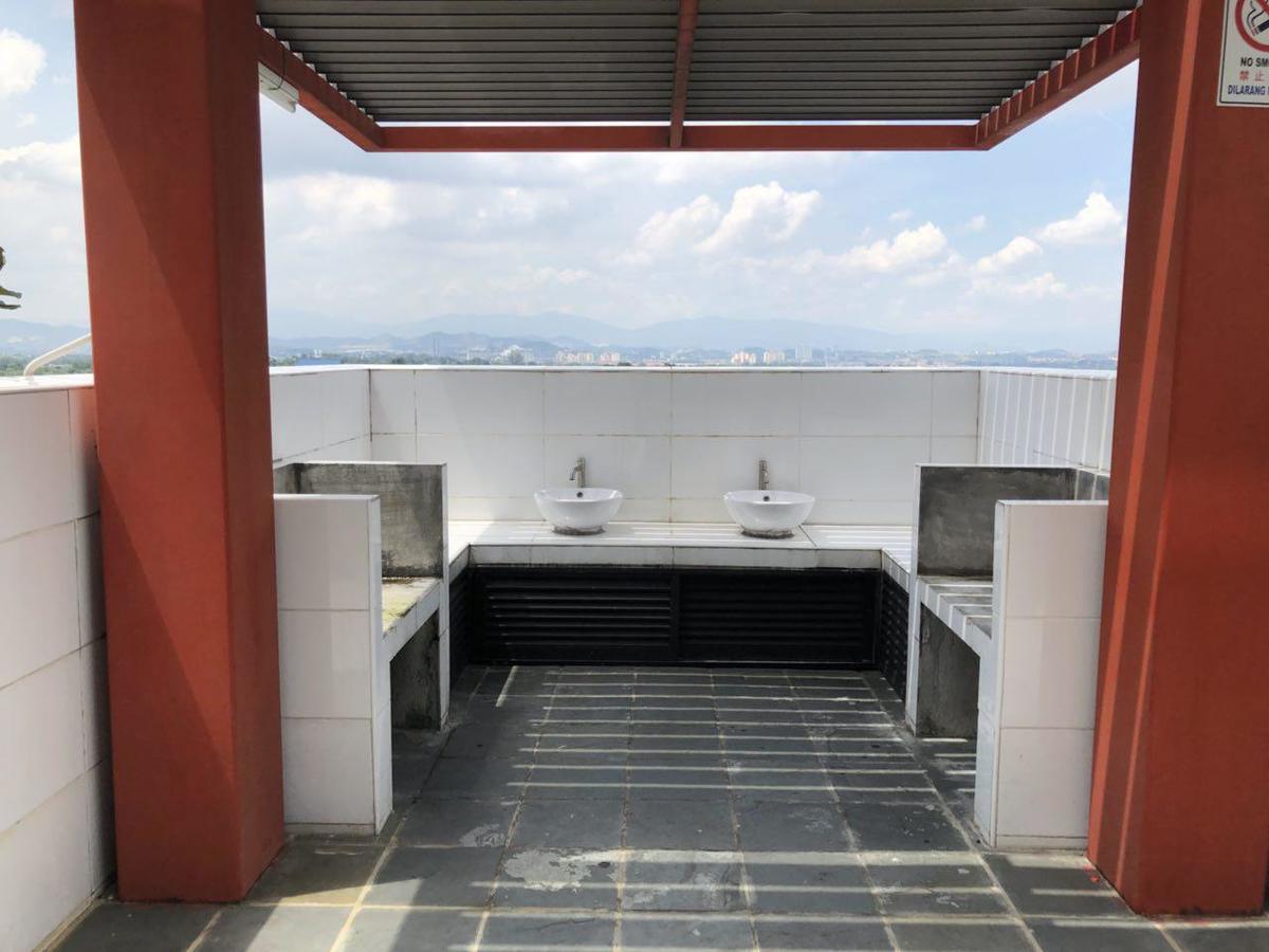 Yenni Duplex @ Decentrum, Kajang Seri Kembangan Eksteriør billede