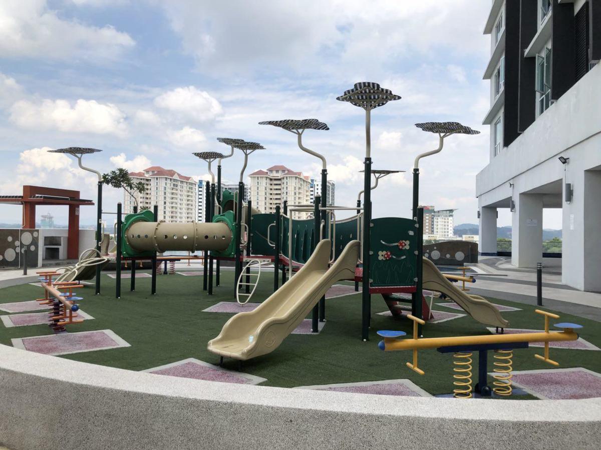 Yenni Duplex @ Decentrum, Kajang Seri Kembangan Eksteriør billede